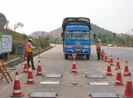 軸重秤-高速公路交警專用地磅、便攜式公路超載檢測系統(tǒng)